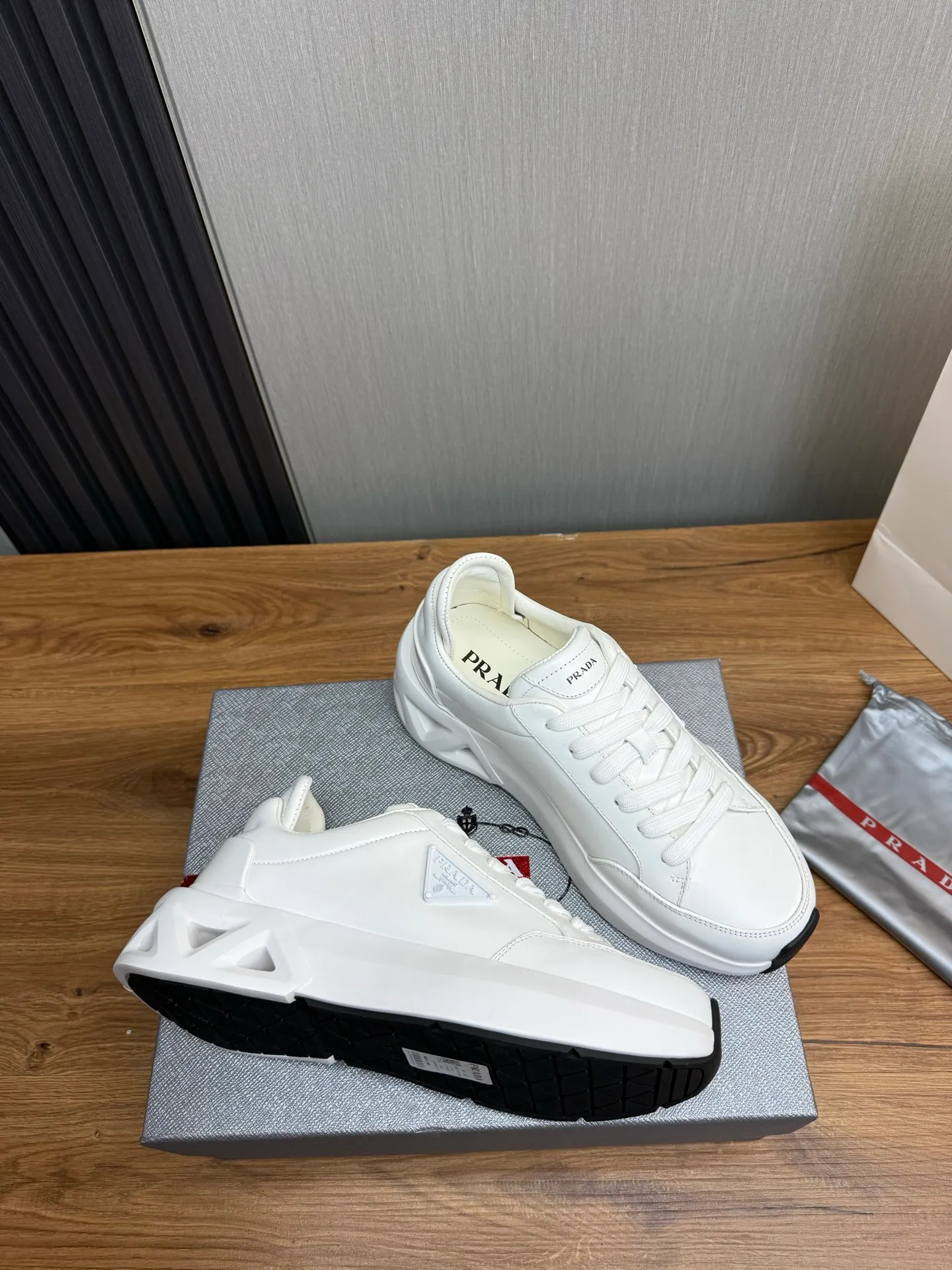 Men's shoes 💰660💰 [PRADA] Men's shoes are popular in the counter, high-quality shipments ✔️Official website synchronization, original imported cowhide + cowhide lining, 1⃣️ratio 1⃣️reproduction, original sole, 38-45